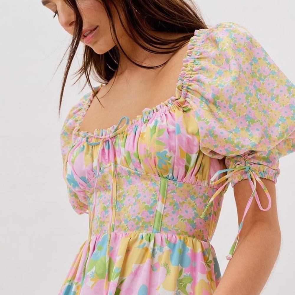 Floral Puff-Sleeve Babydoll Dress in Pastel Pink - Picture 3 of 5
